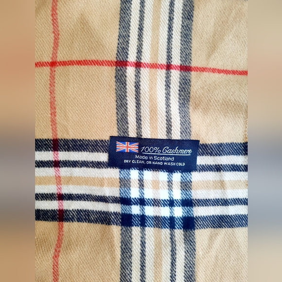 100% Cashmere Scarf - Picture 2 of 8